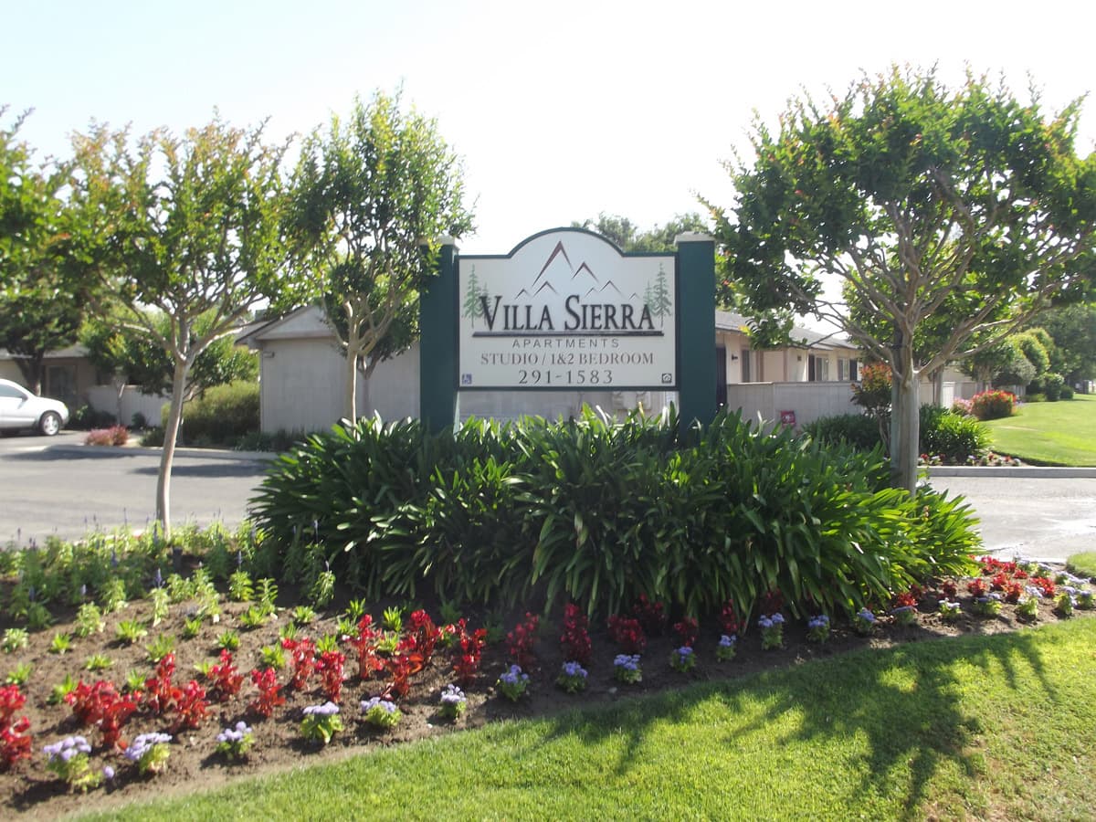 Clovis Apartment: 139 Santa Ana