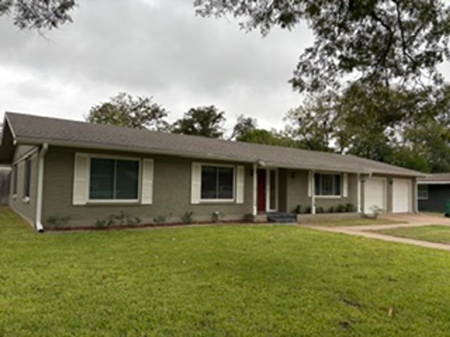 Stephenville House: 2120 Woodland St