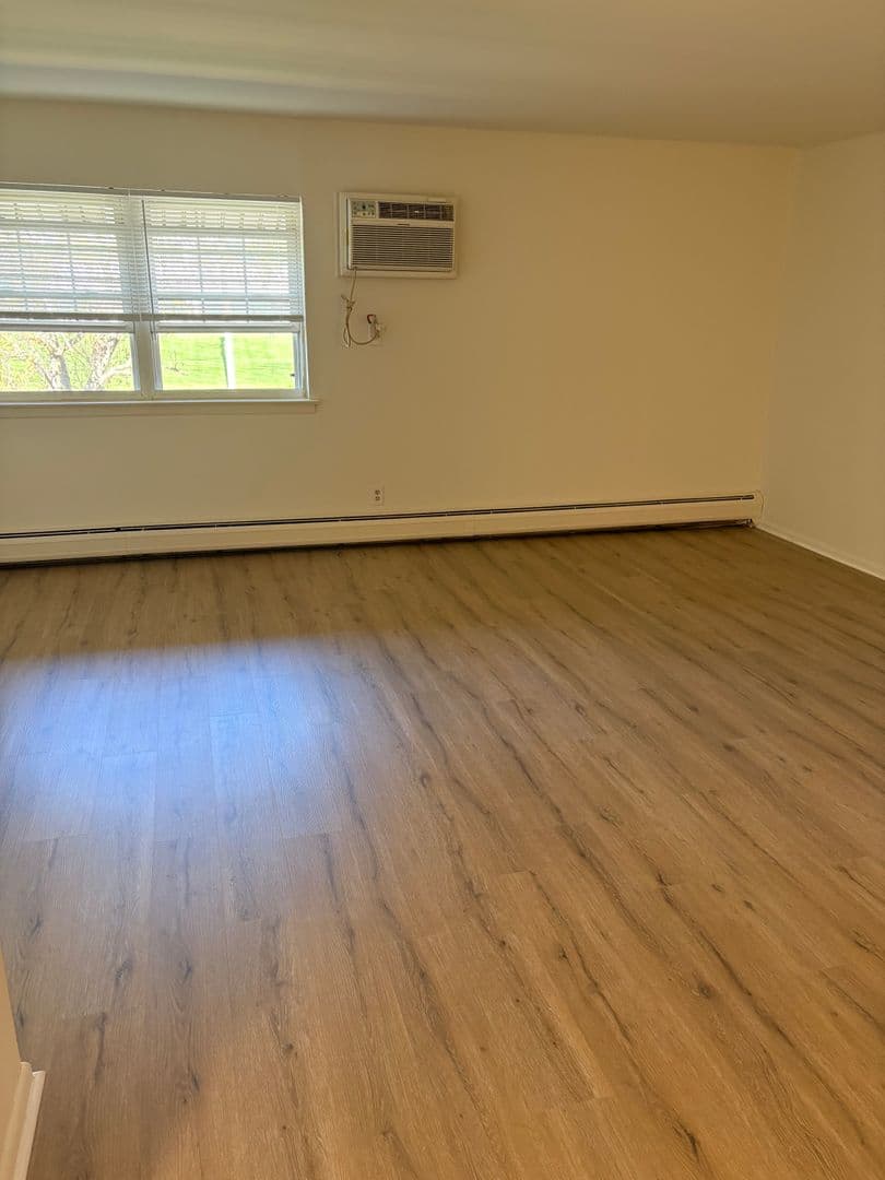 Willow Grove Apartment: 2601 Blair Mill Road