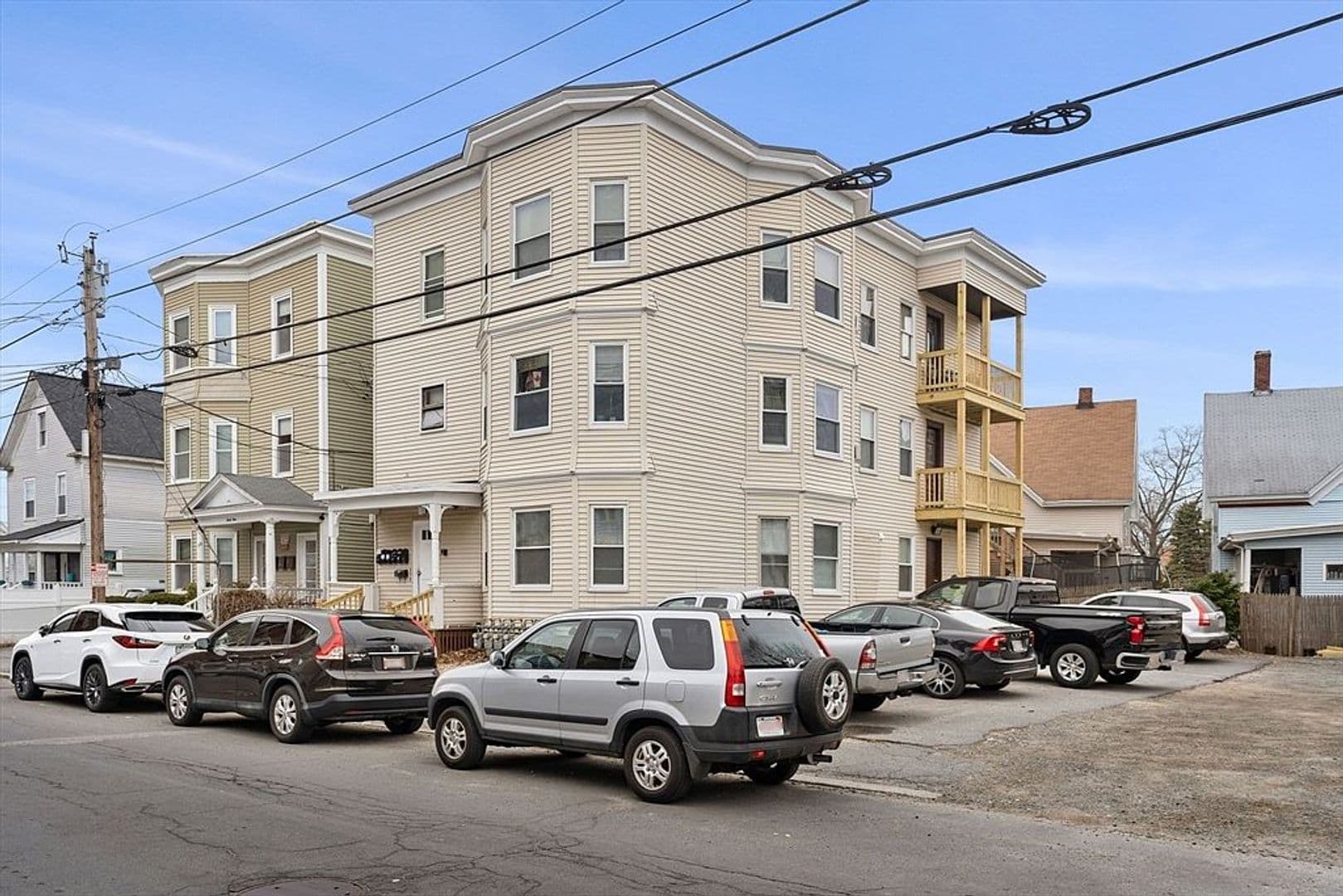 Lawrence Apartment: 35-37 Falmouth Street