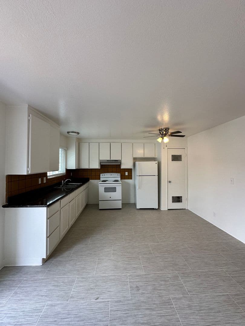 Gilroy Apartment: 590 Stoney Ct