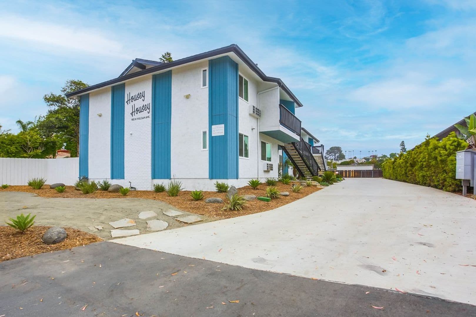 Encinitas Apartment: 951 North Vulcan Avenue