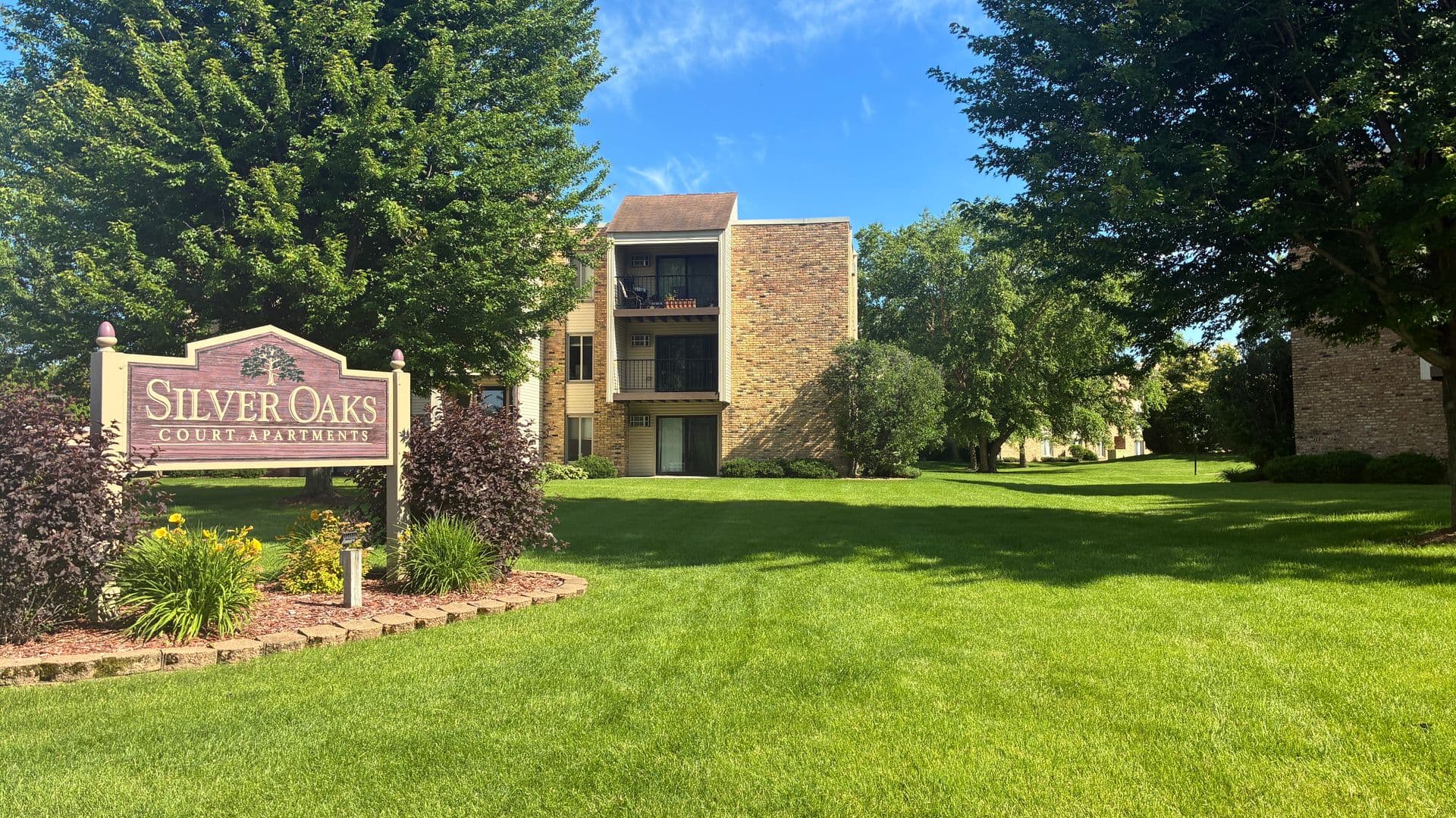 New Brighton Apartment: 2657 Rice Creek Rd