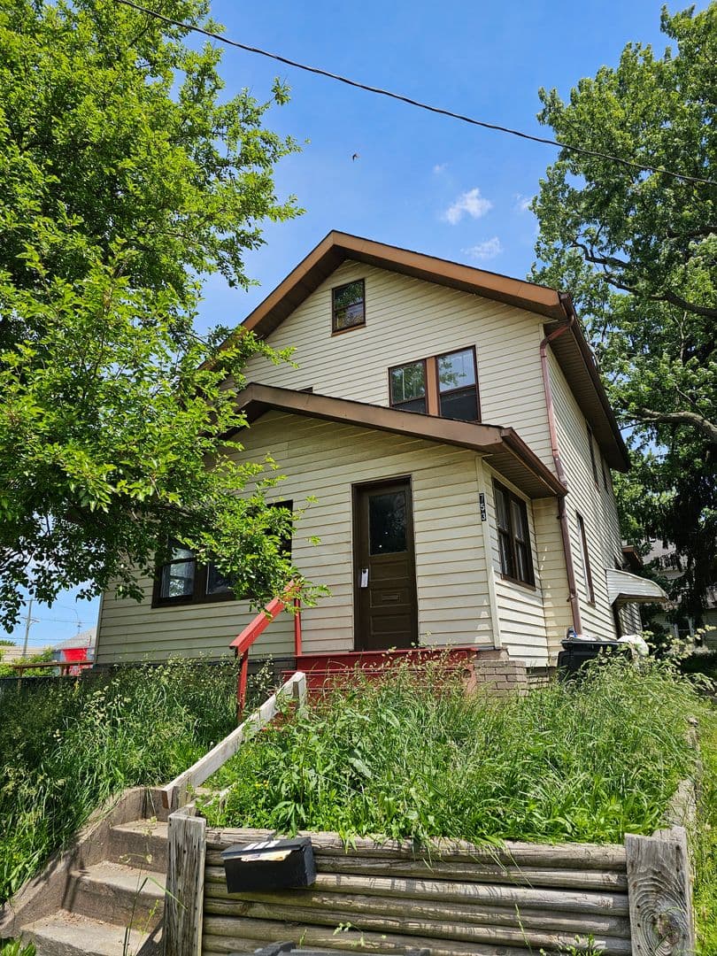 Akron House: 753 Clay