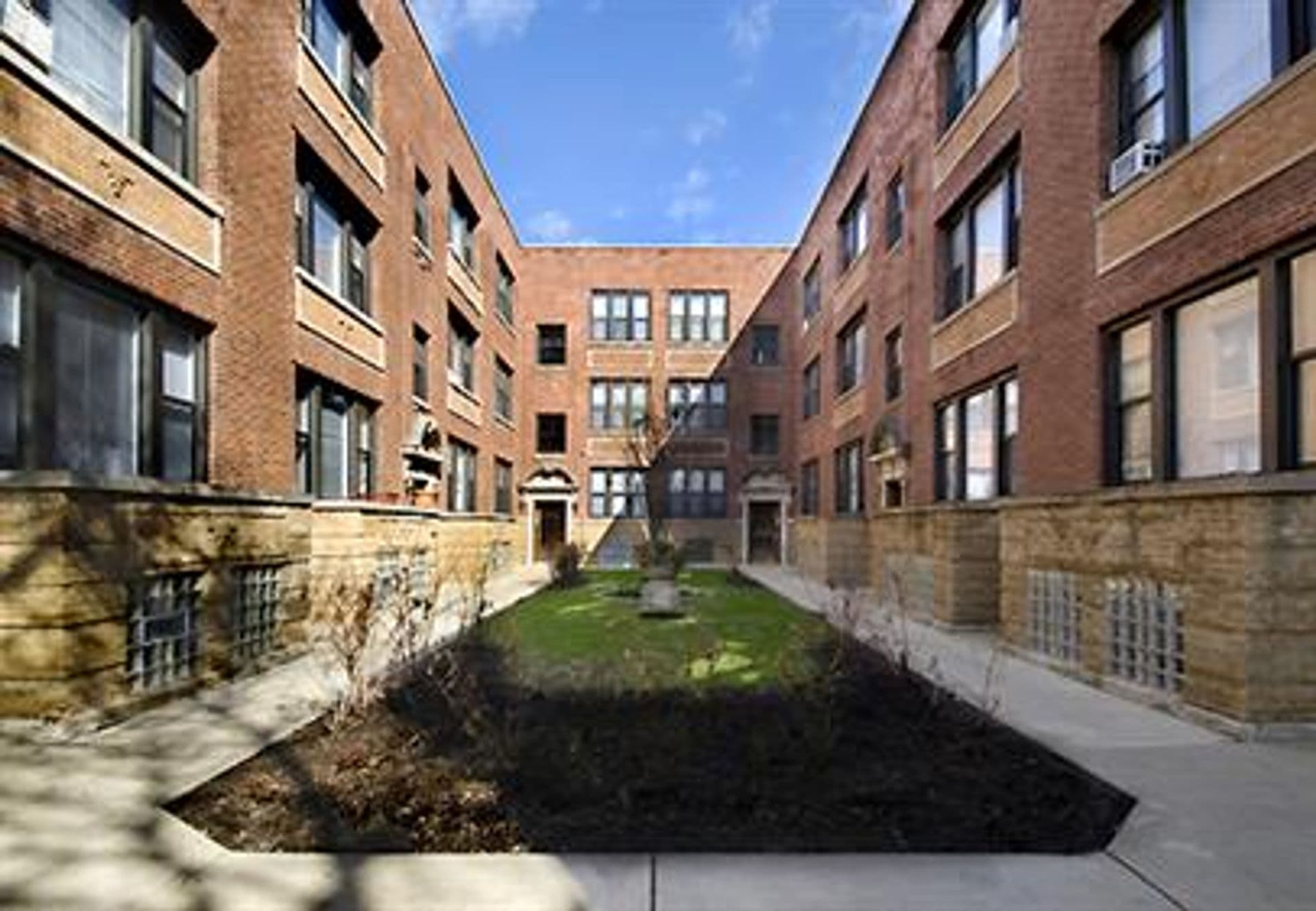 Chicago Apartment: 4845-55 N. Magnolia