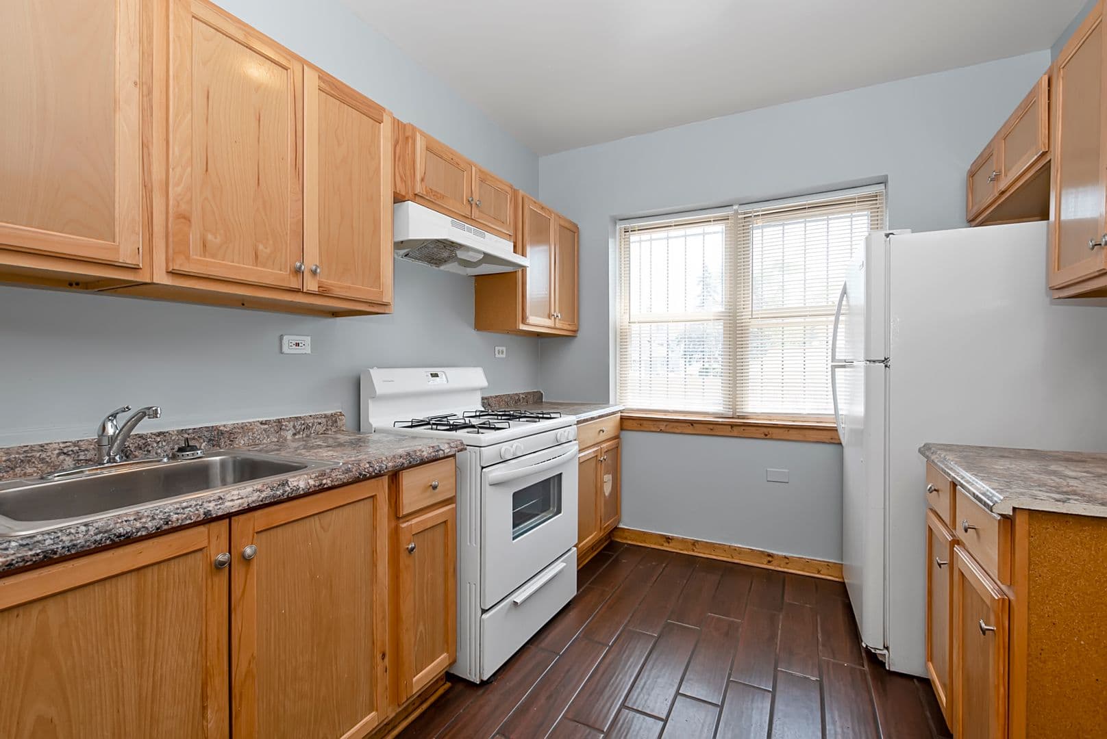 Chicago Apartment: 6320-28 S Troy St