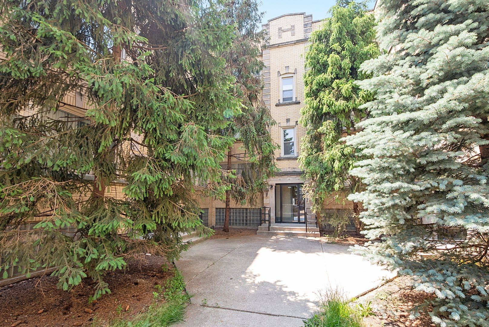Chicago Apartment: 6320-28 S Troy St