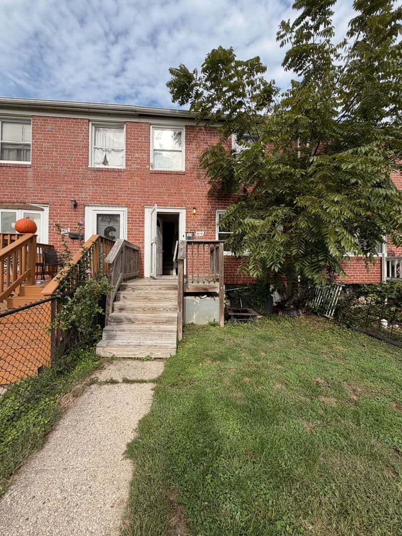 Essex Townhome: 1614 Riverwood Rd