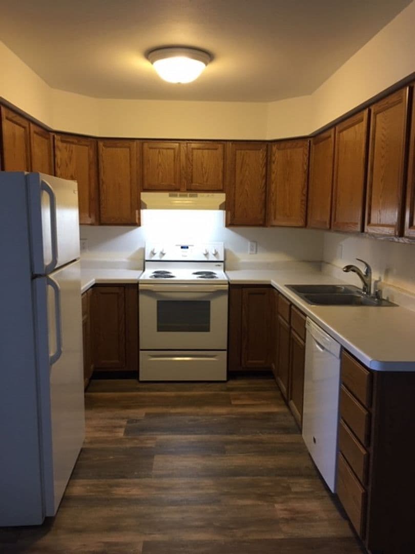 Kenosha Apartment: 3528-3816 89th Street