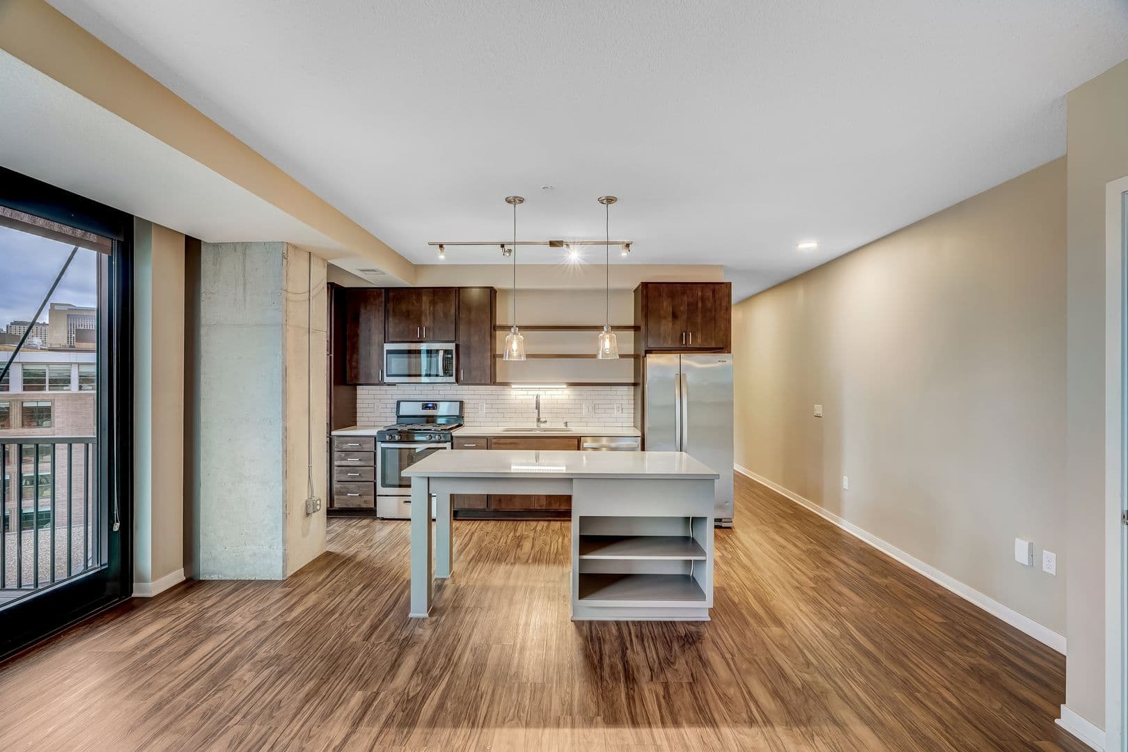 Minneapolis Apartment: 811 Washington Ave South