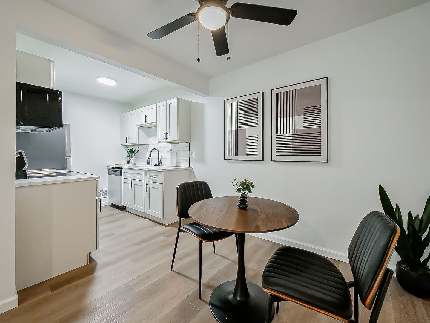 Plymouth Apartment: 40325 Plymouth Road