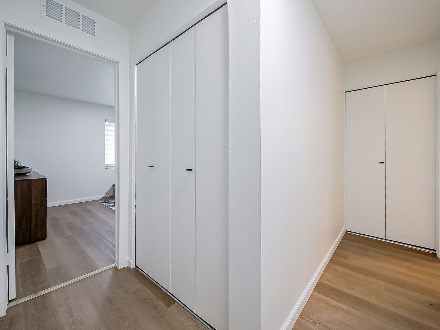 Plymouth Apartment: 40325 Plymouth Road