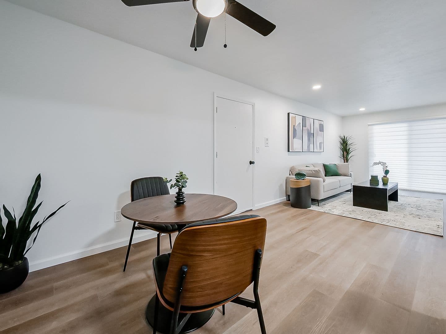 Plymouth Apartment: 40325 Plymouth Road