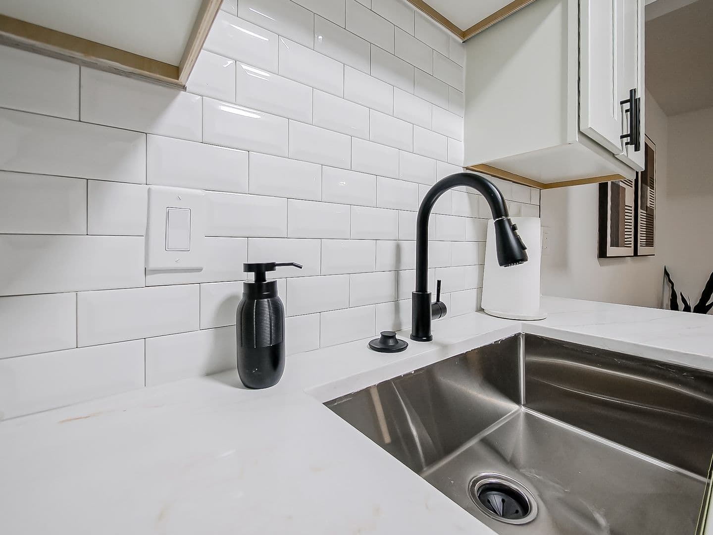 Plymouth Apartment: 40325 Plymouth Road
