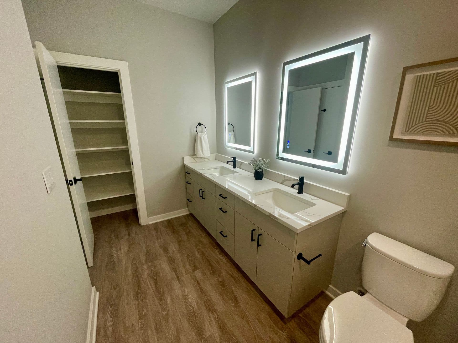 Greenfield Apartment: 4050 Layton Avenue