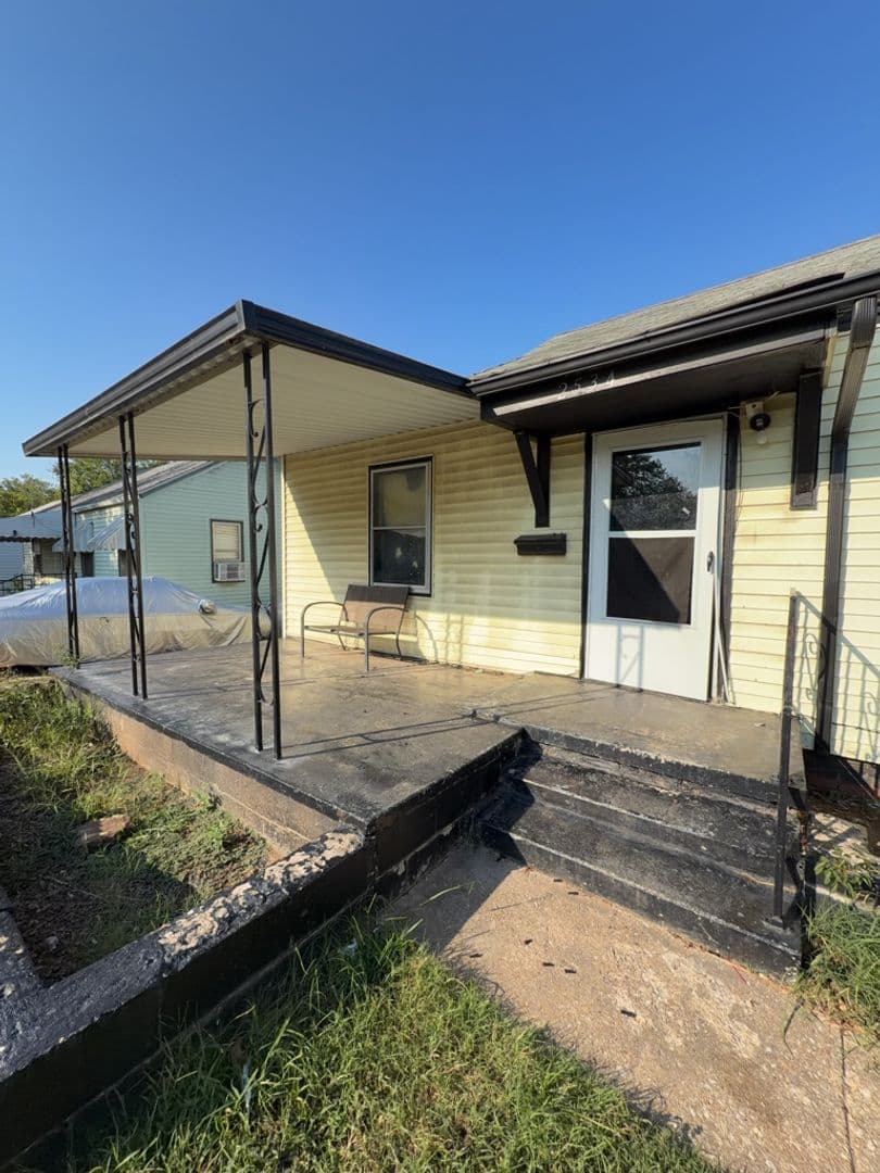 Tulsa House: 2534 N Quaker Ave