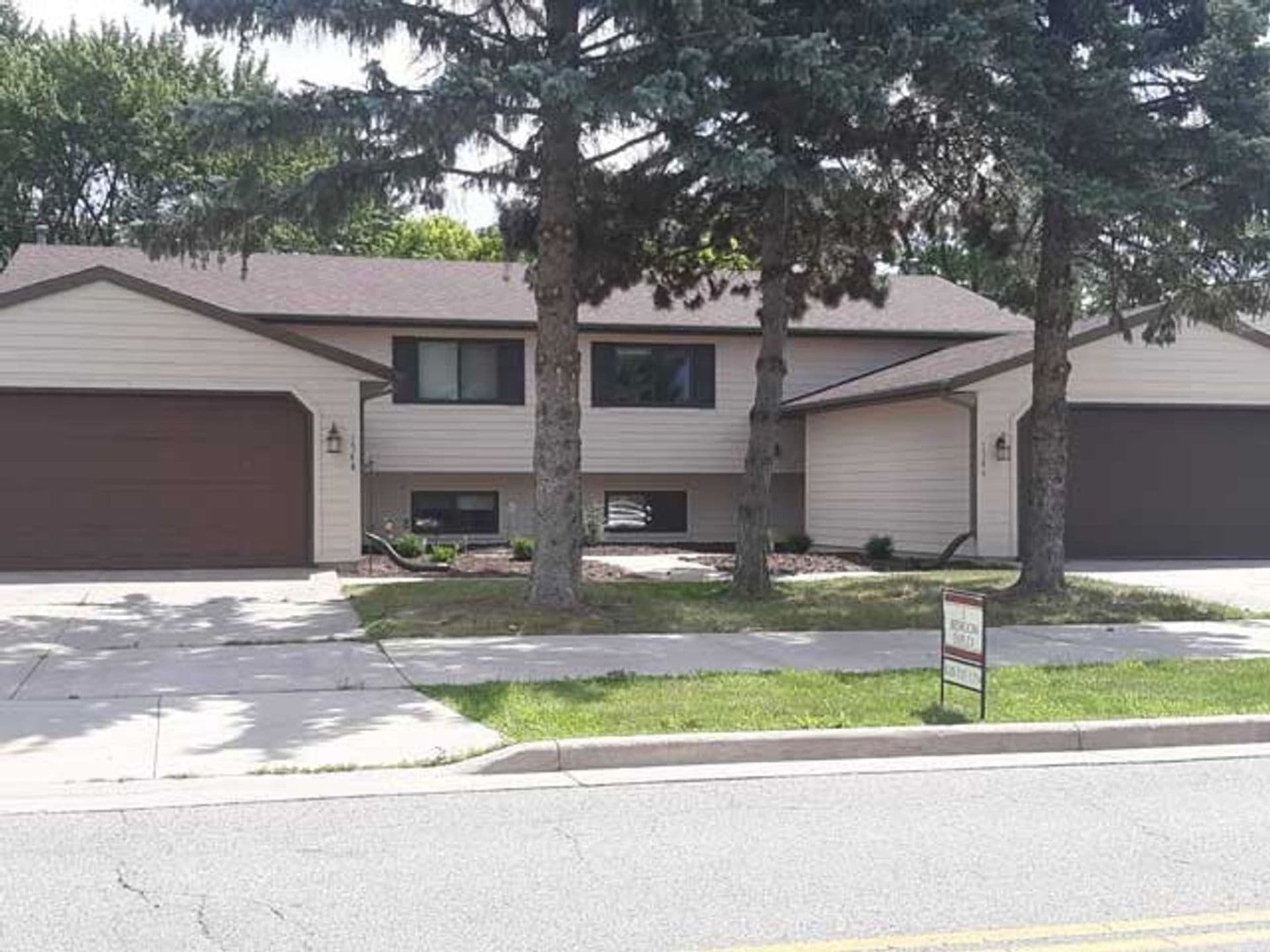 Appleton Apartment: 1436 Nicolet Road