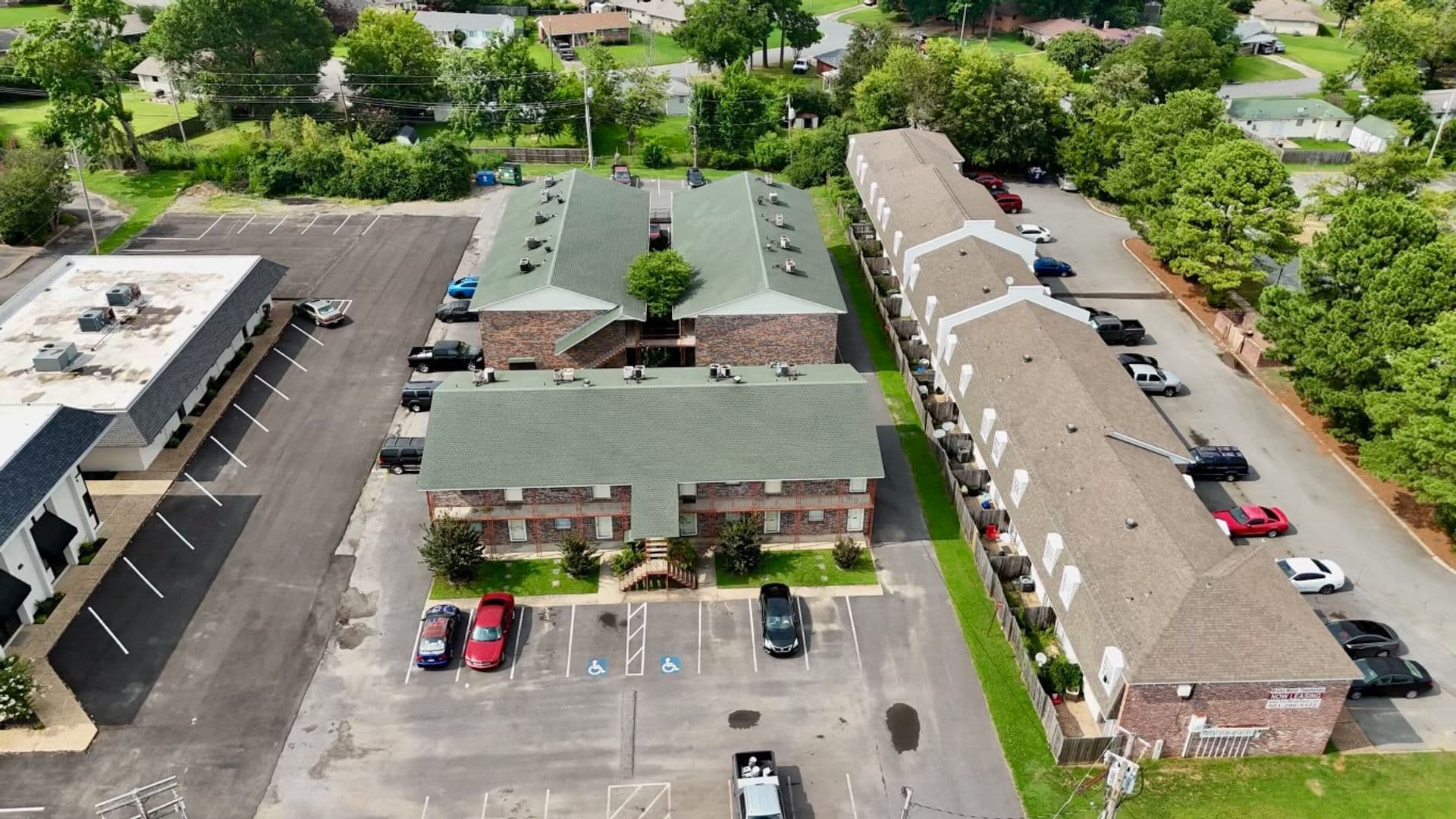 Little Rock Apartment: 10000 W Markham St