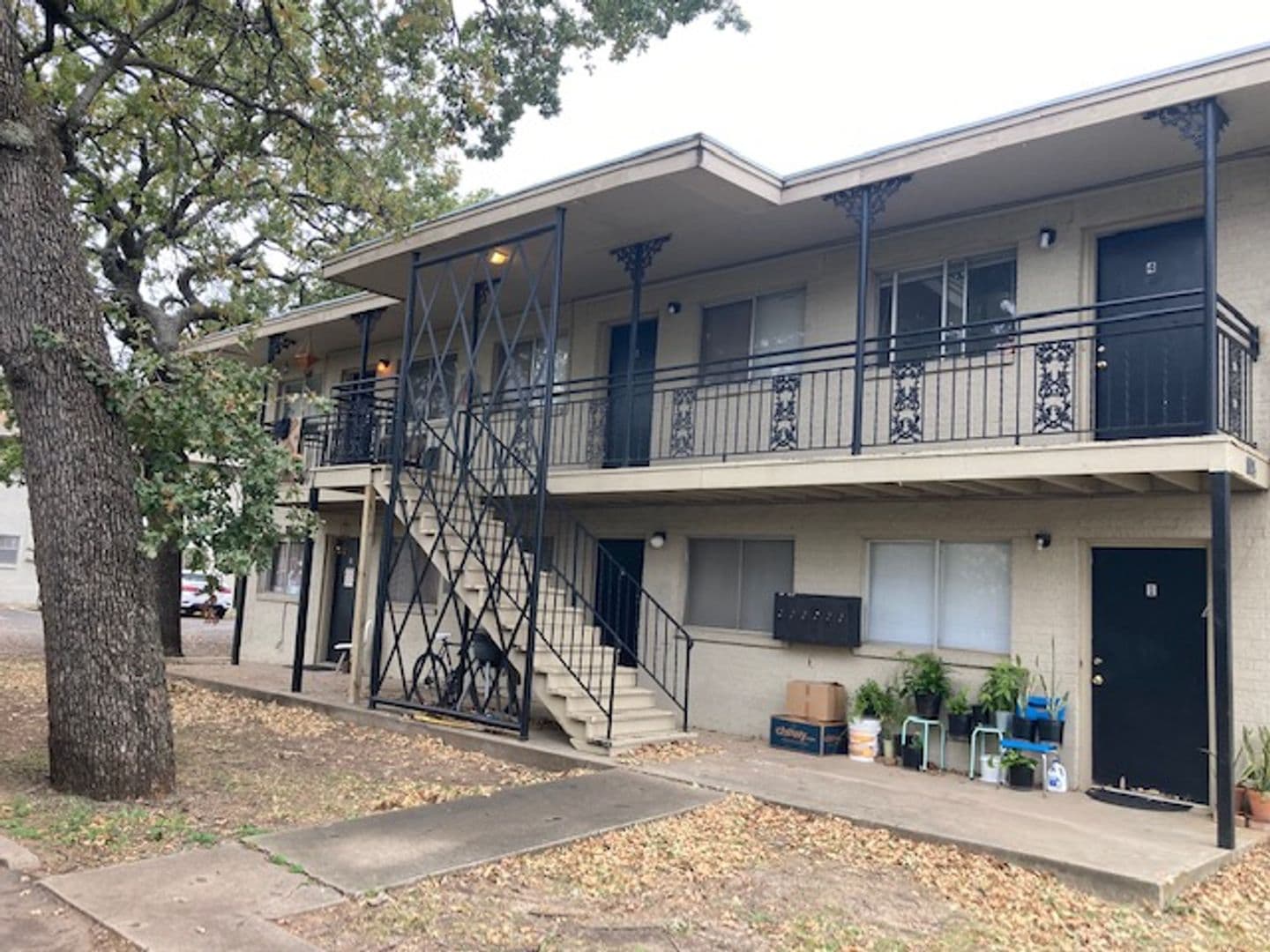 Denton Apartment: 1112 / 1116 Eagle; 804 Welch; 805 Central