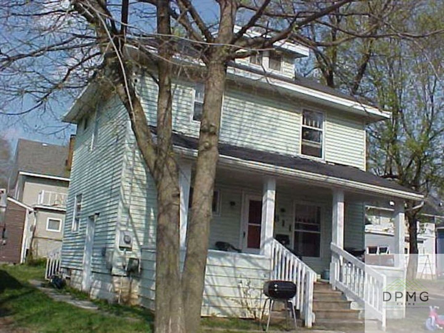 Lansing House: 811 Summerville Avenue
