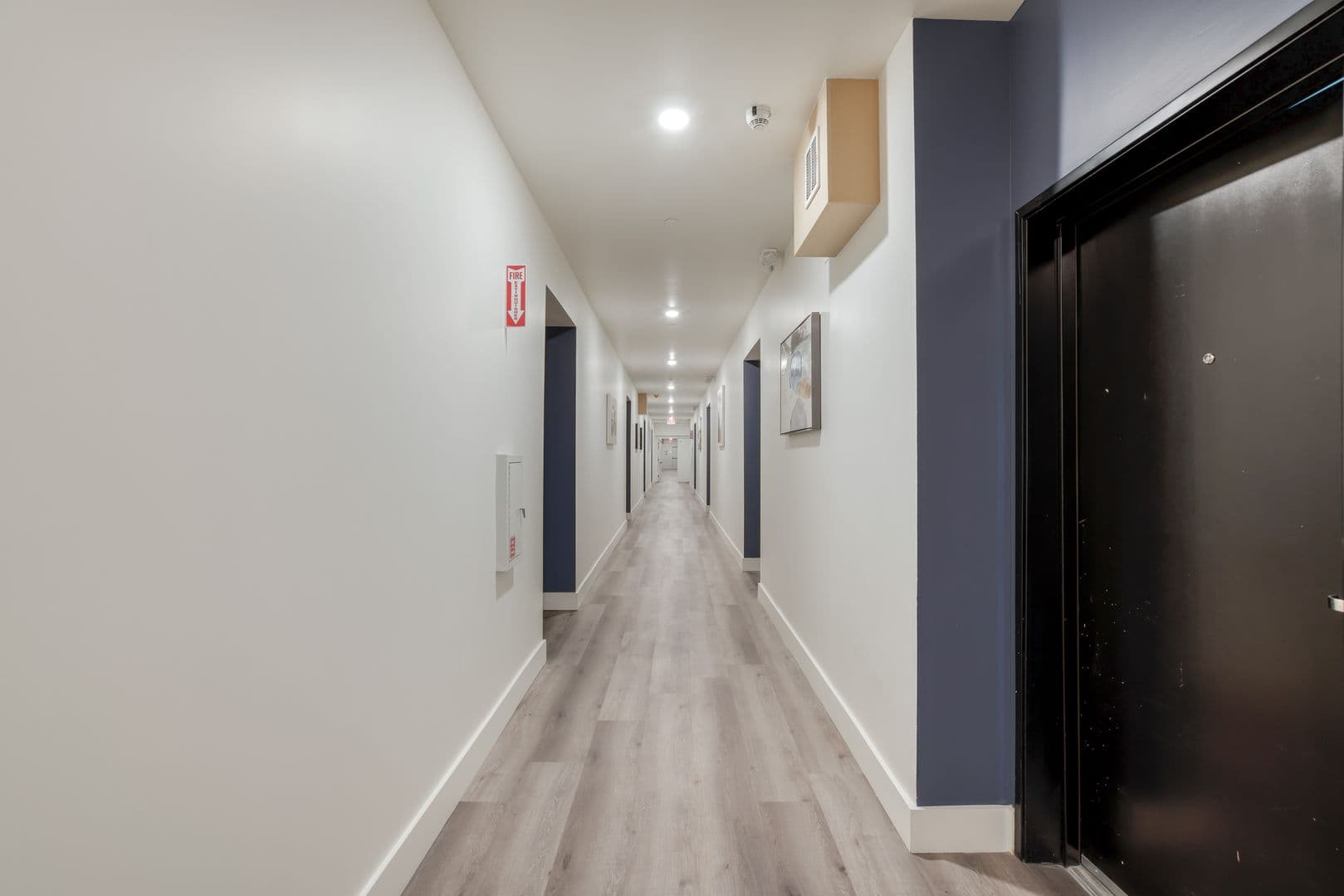 Van Nuys Apartment: 13724 Victory Blvd.