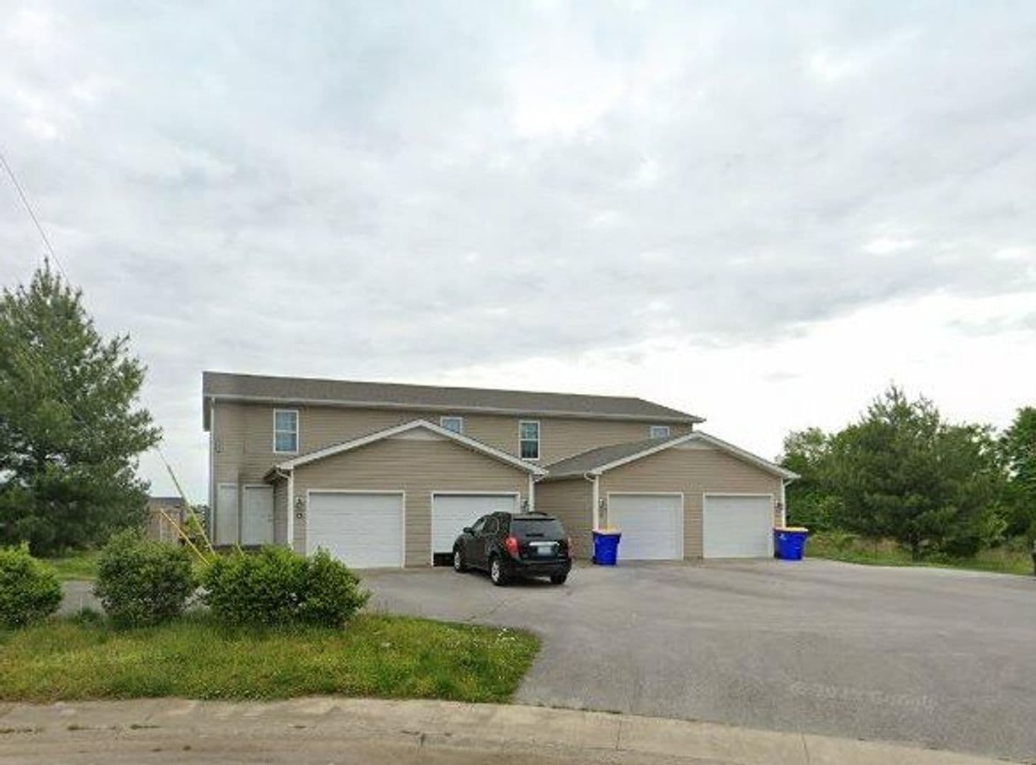 Bowling Green Apartment: 135 Corvette View Drive