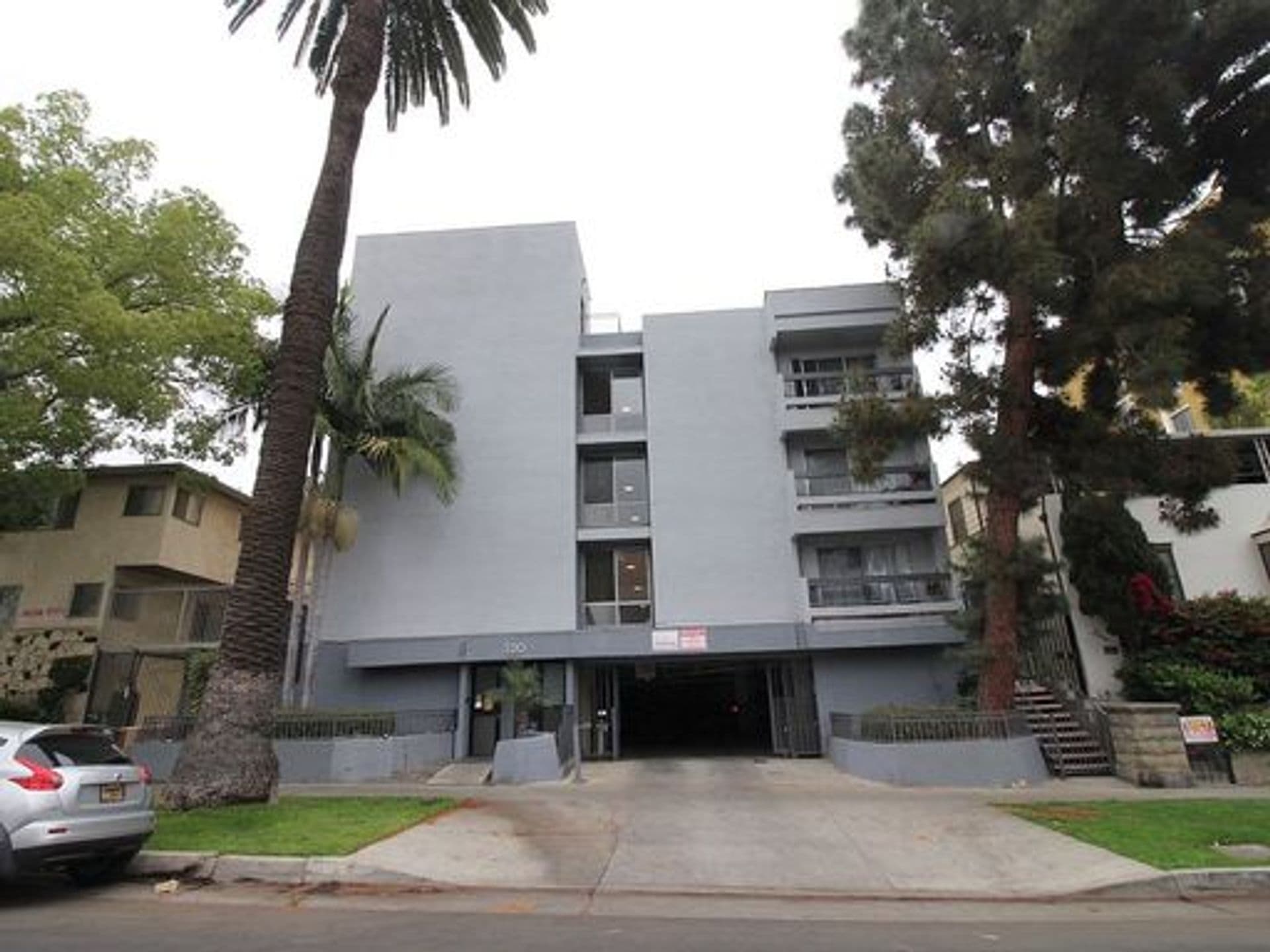 LOS ANGELES Apartment: 320 S OCCIDENTAL BLVD