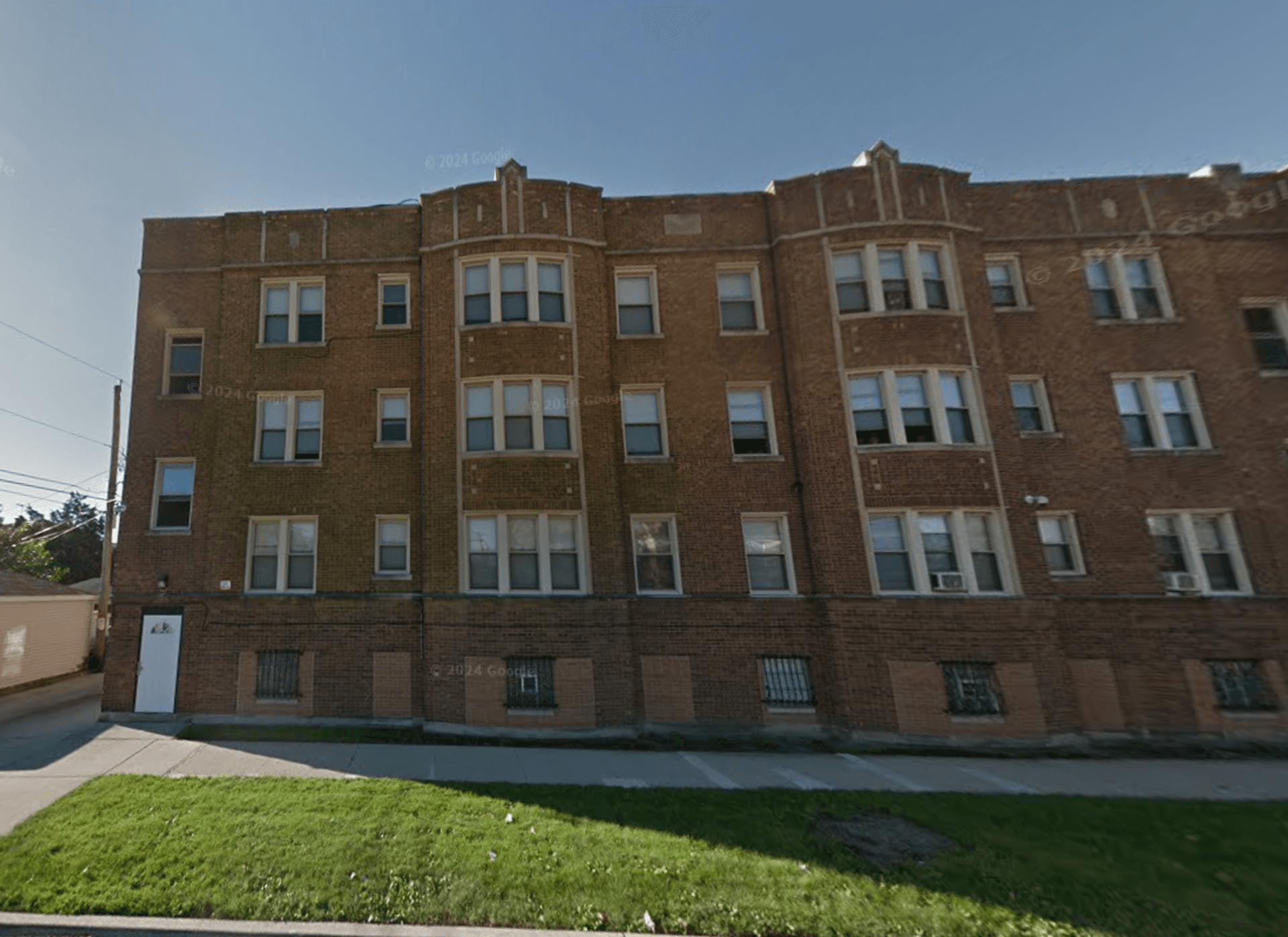 Chicago Apartment: 535 E 102nd St