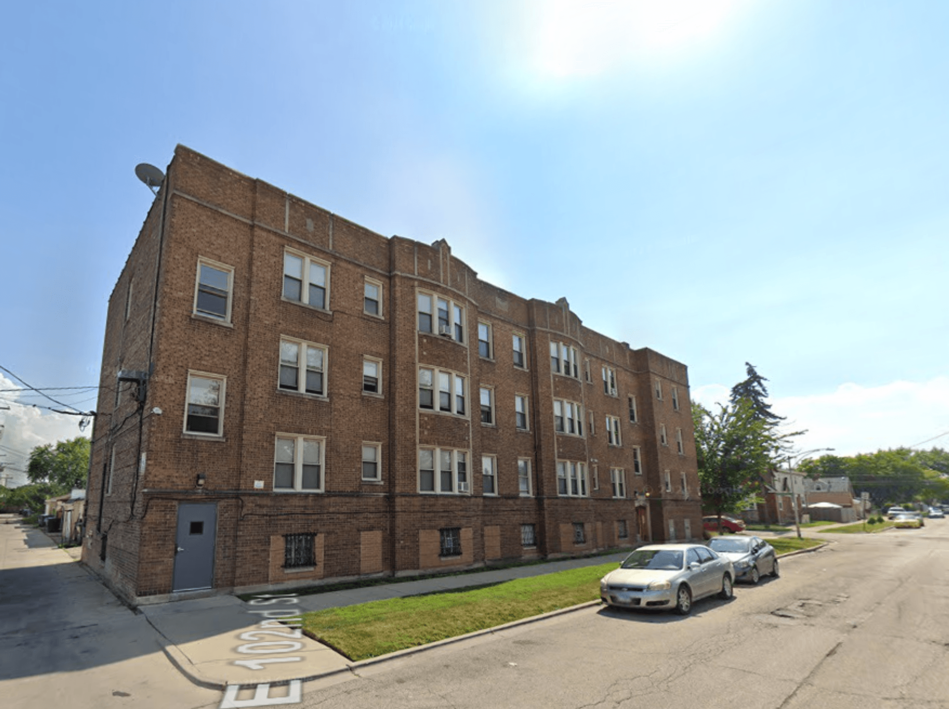 Chicago Apartment: 535 E 102nd St