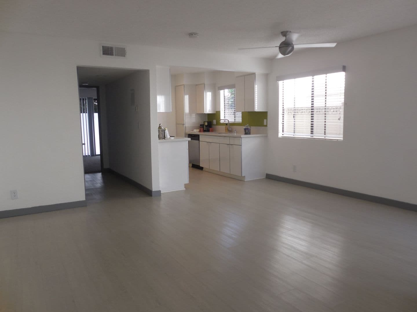 Costa Mesa Apartment: 126 E. 18th Street