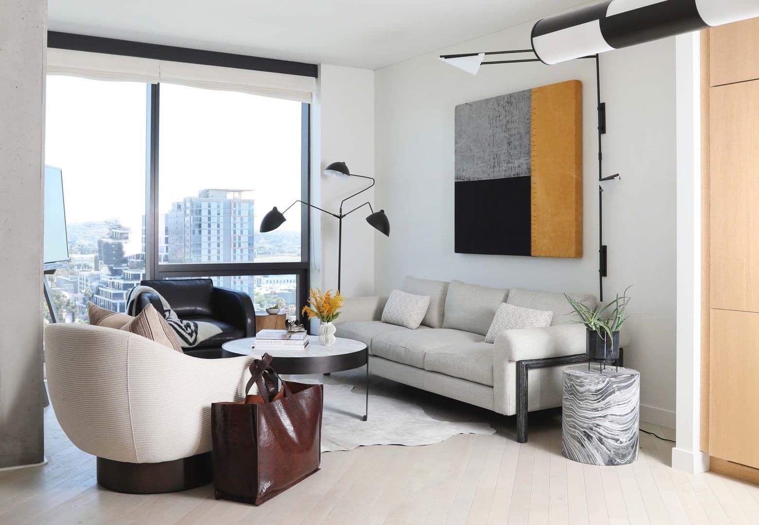 Los Angeles Apartment: 1550 N. El Centro Ave.