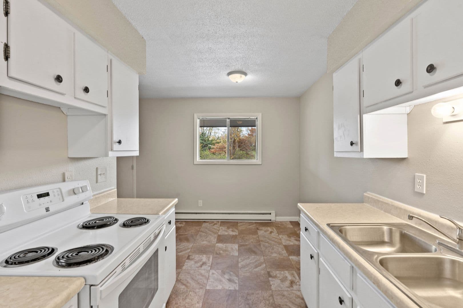 Keokuk Apartment: 212 Washington St