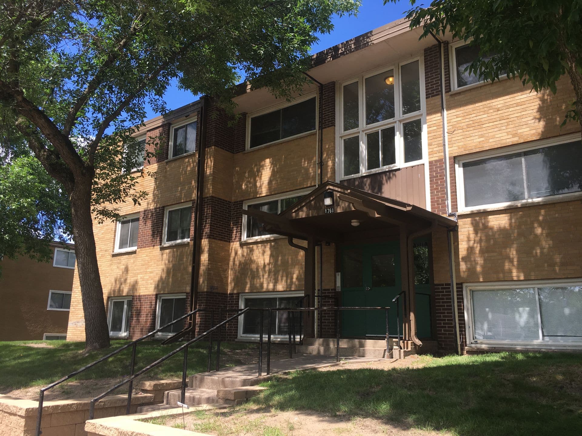 St Paul Apartment: 1736 Case Ave E
