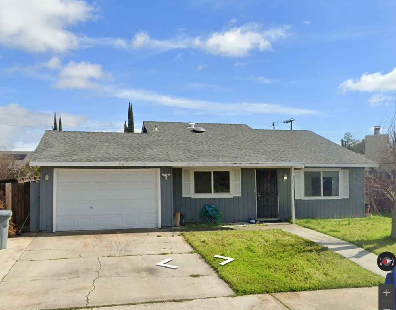 Los Banos House: 330 Kumquat Ave