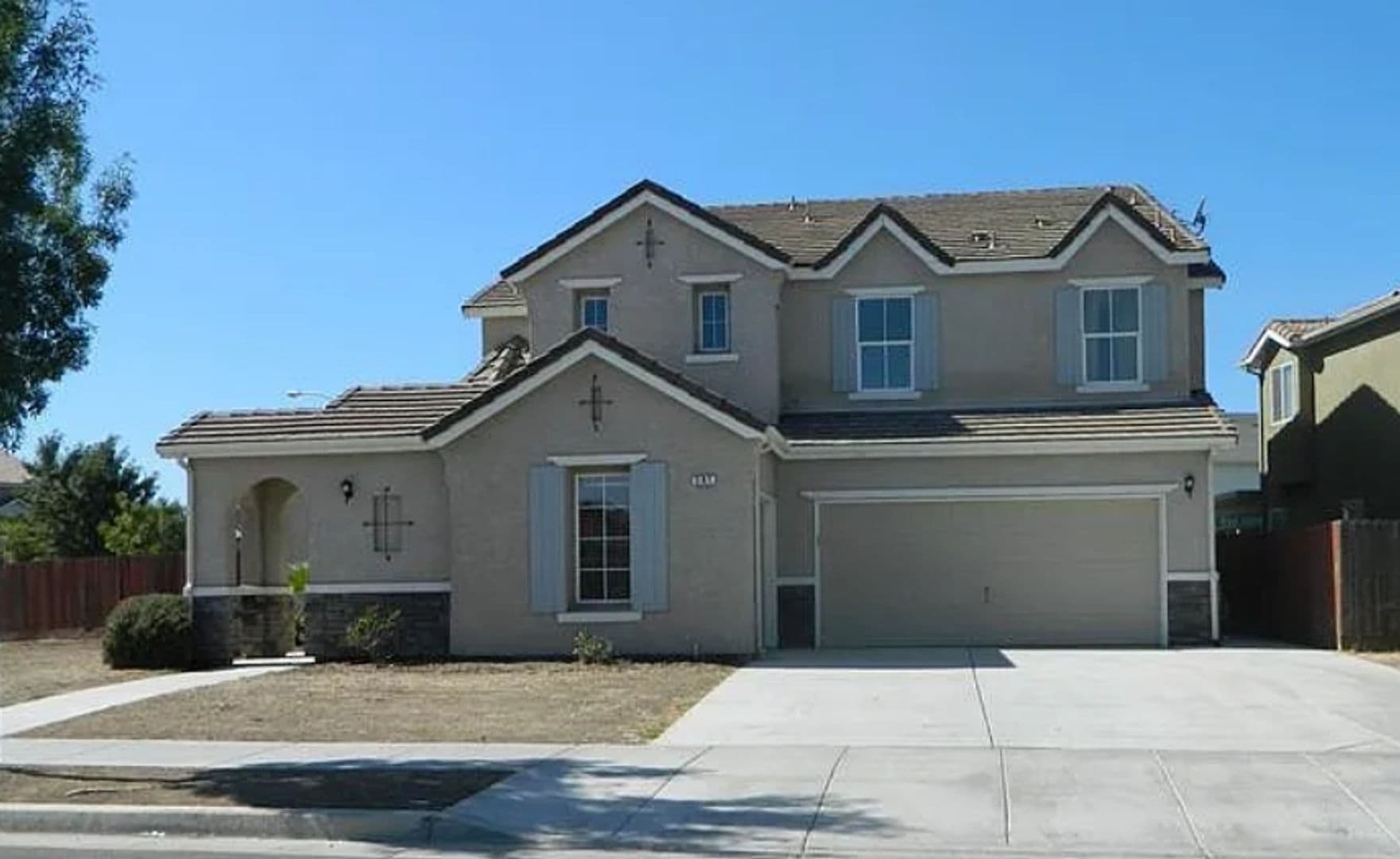 Los Banos House: 501 Fairmont Dr.