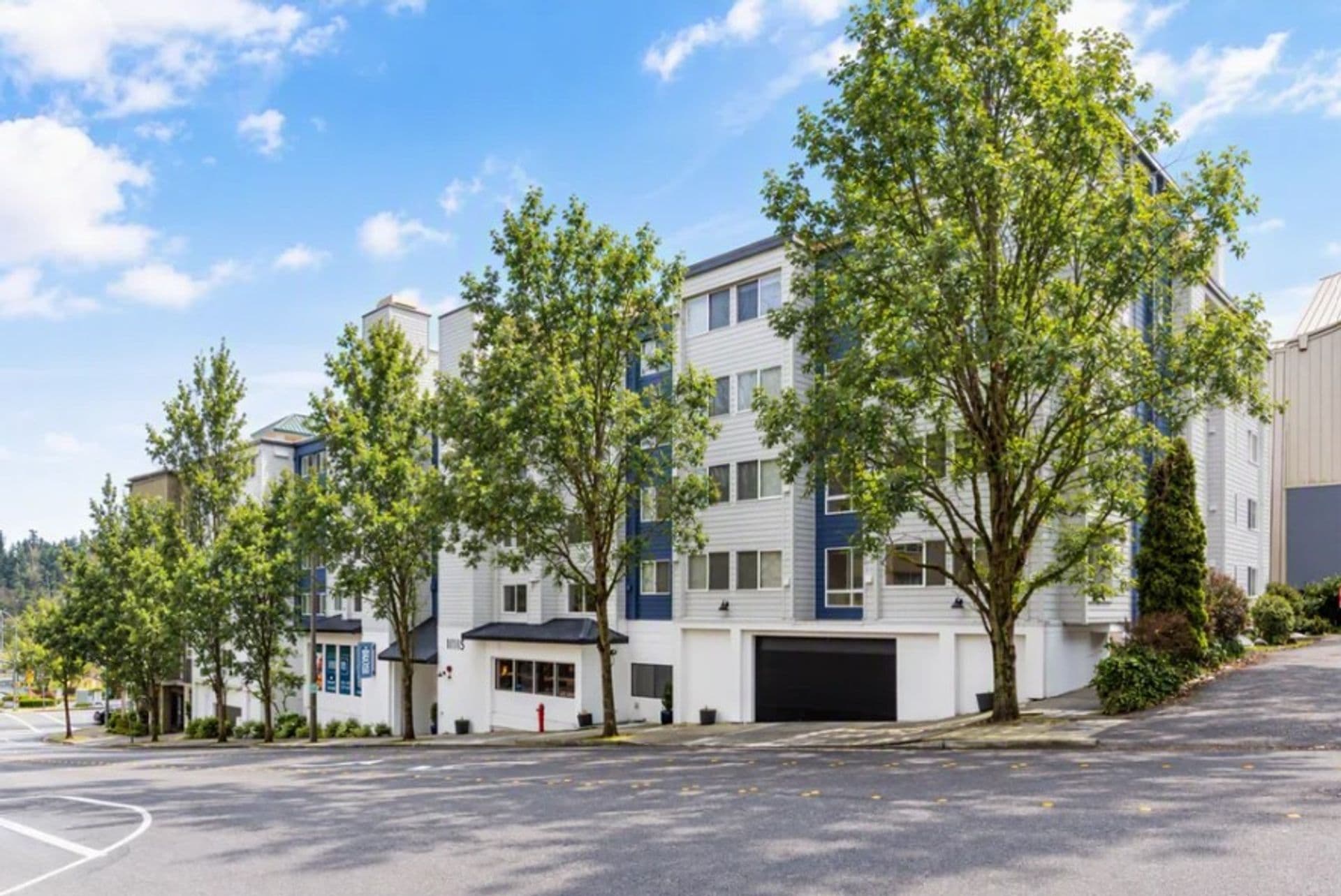 Bellevue Apartment: 11115 NE 2nd St