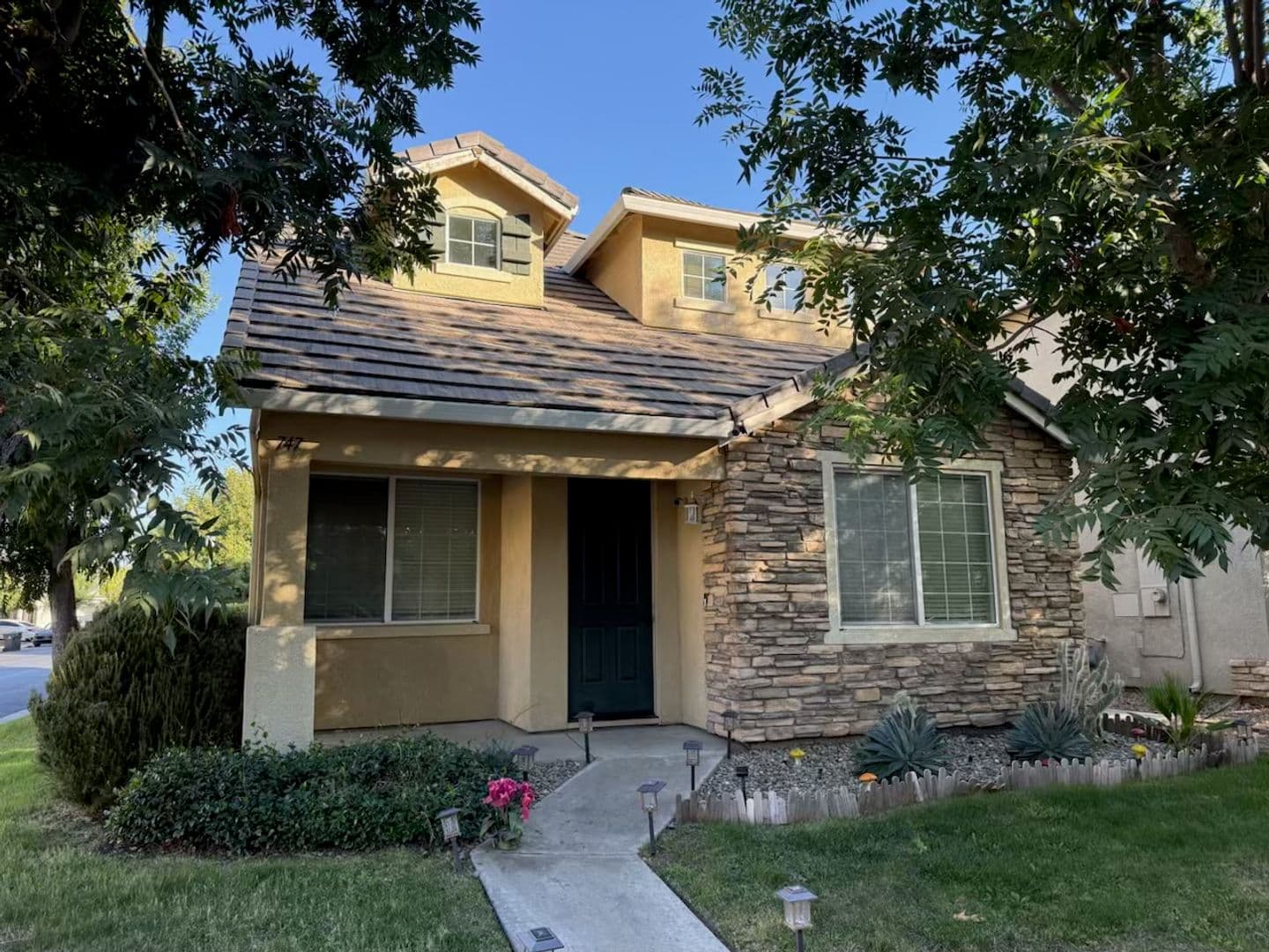 Stockton House: 747 Queensland Circle
