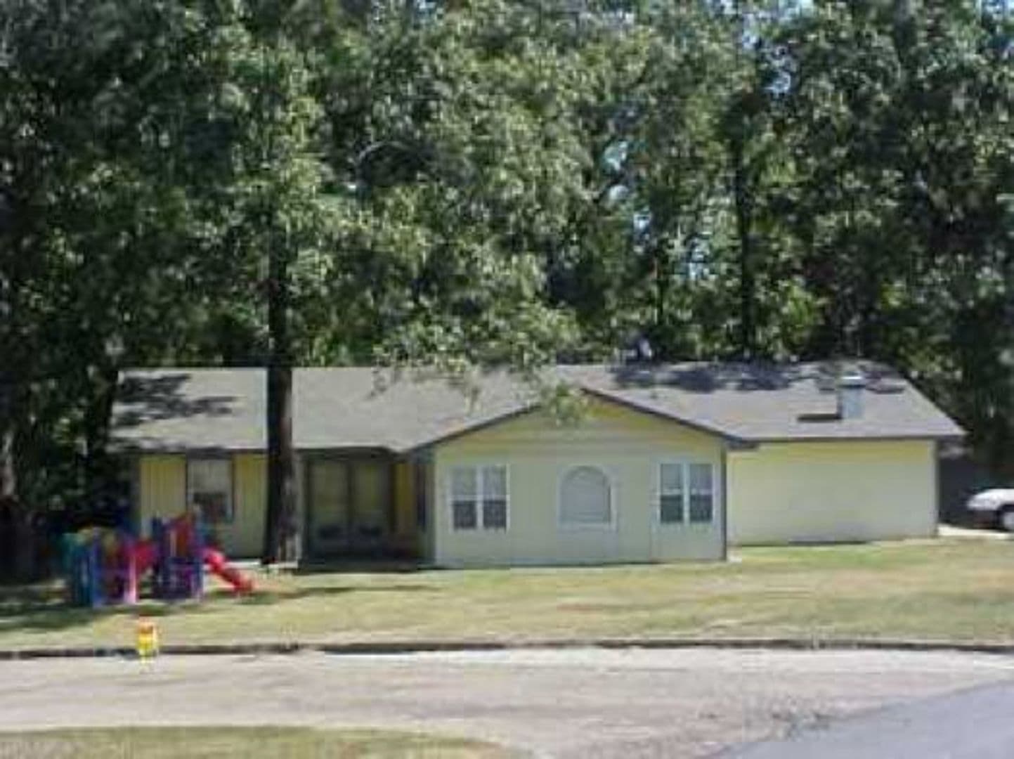 Benton House: 605 Valley Vista