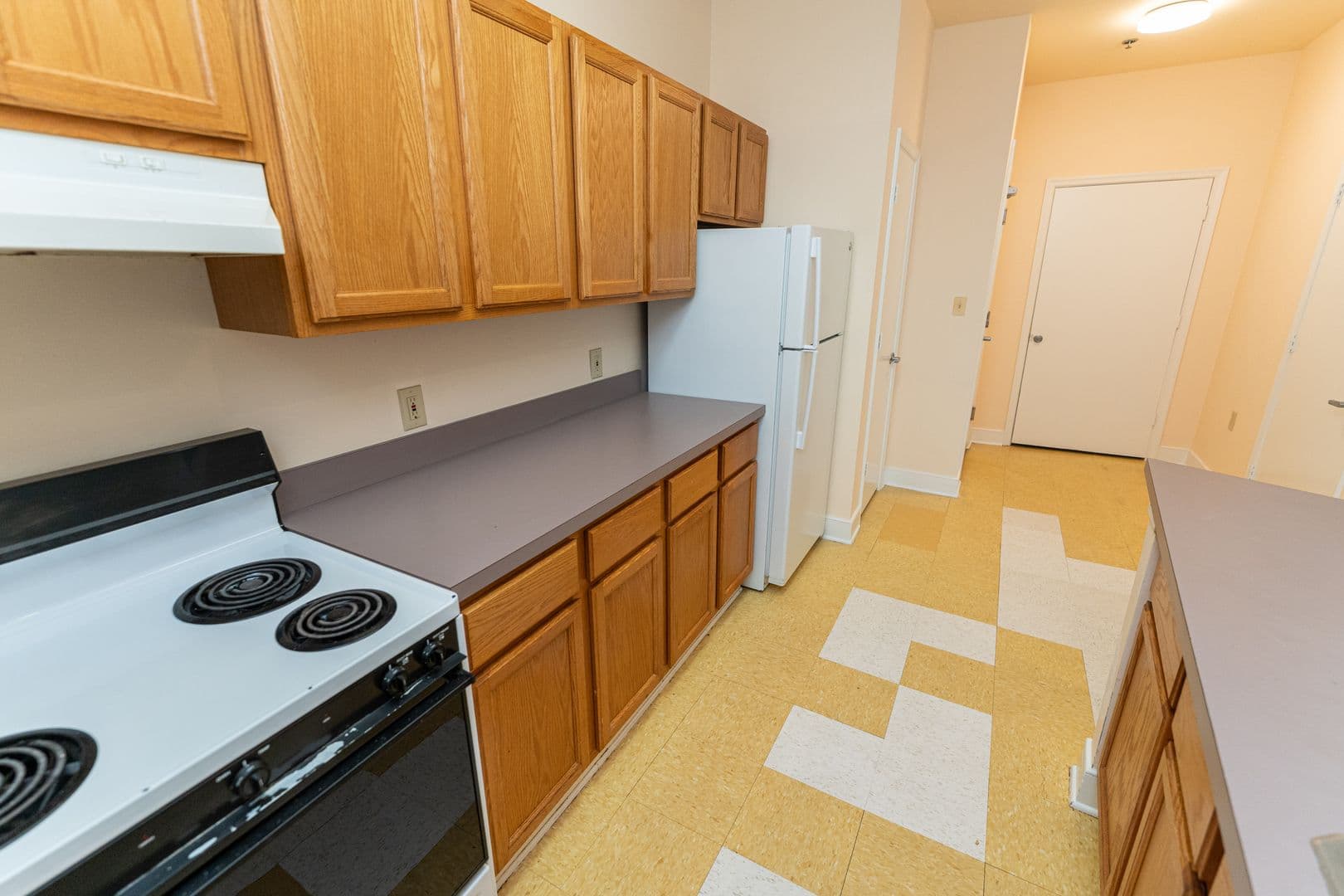 EAST NEW MARKET Apartment: 40 ACADEMY ST