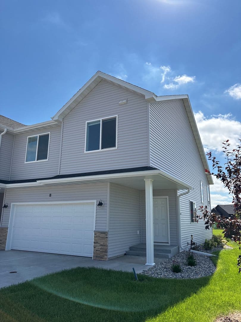 West Fargo Townhome: 950 61st Ave W - 5837 James Dr W