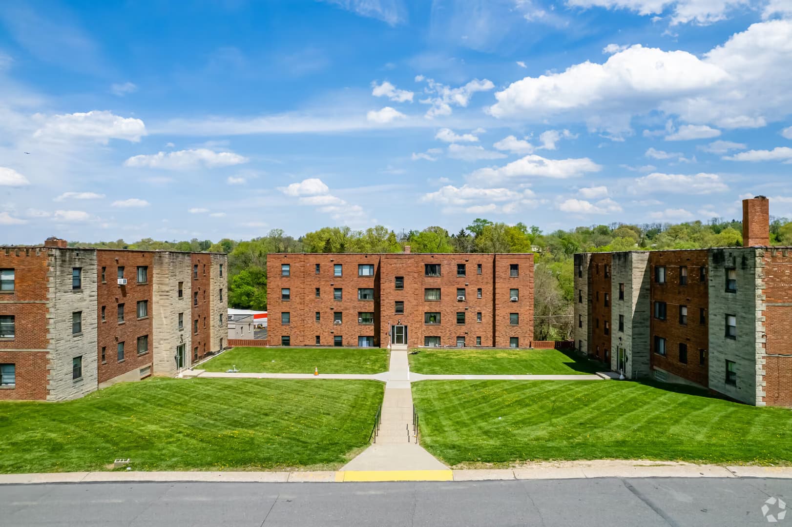 Pittsburgh Apartment: 135 Abbeyville Rd