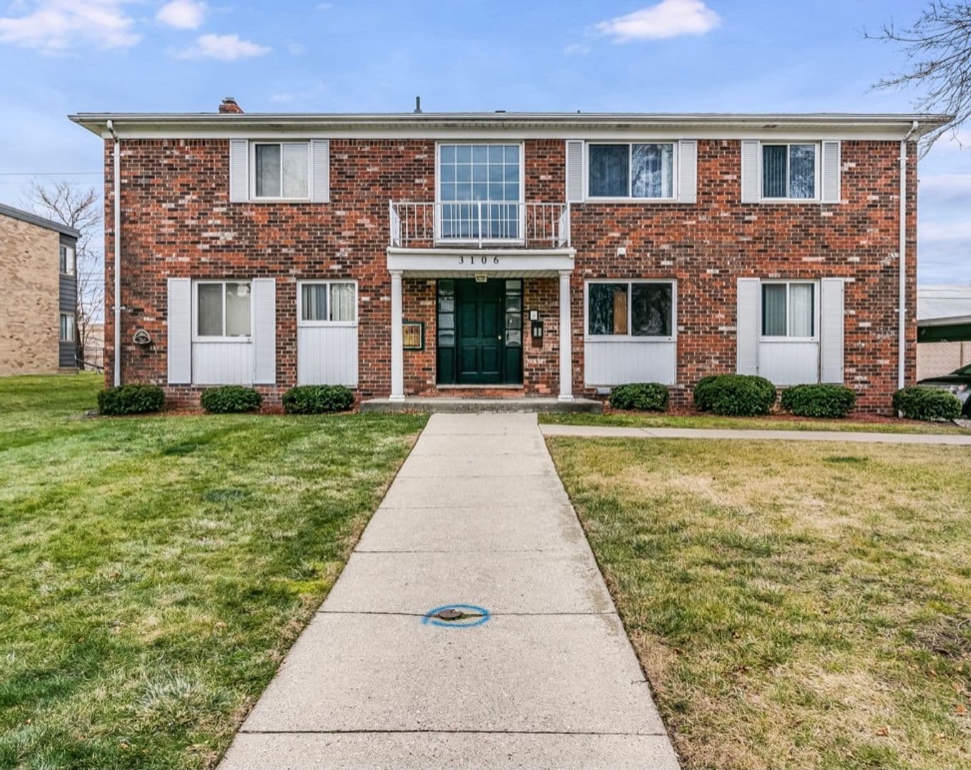 Lansing Apartment: 3106 Holiday Drive