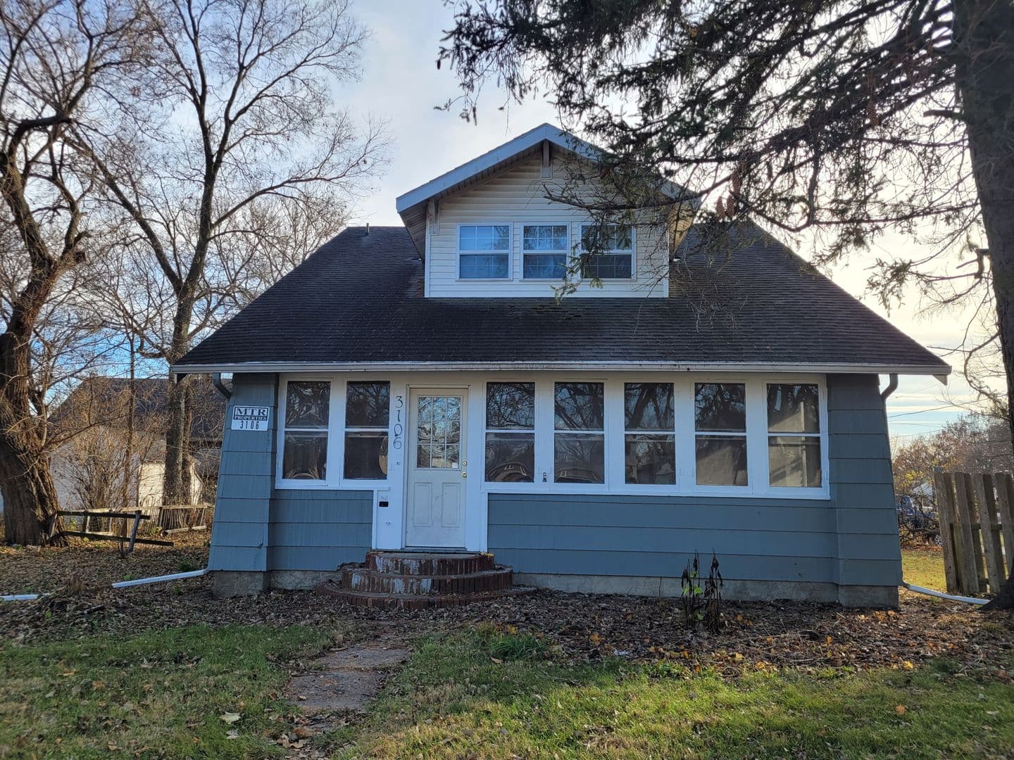 Ames House: 3106 Lincoln Way