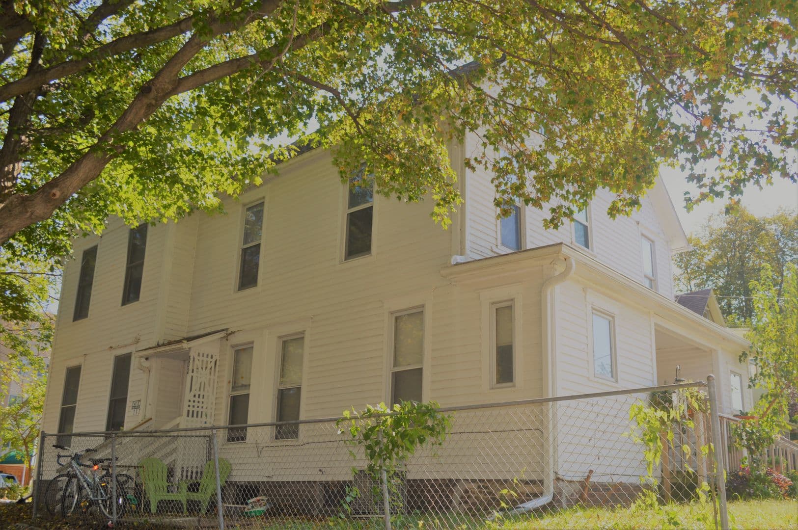 Ames House: 302 8th St