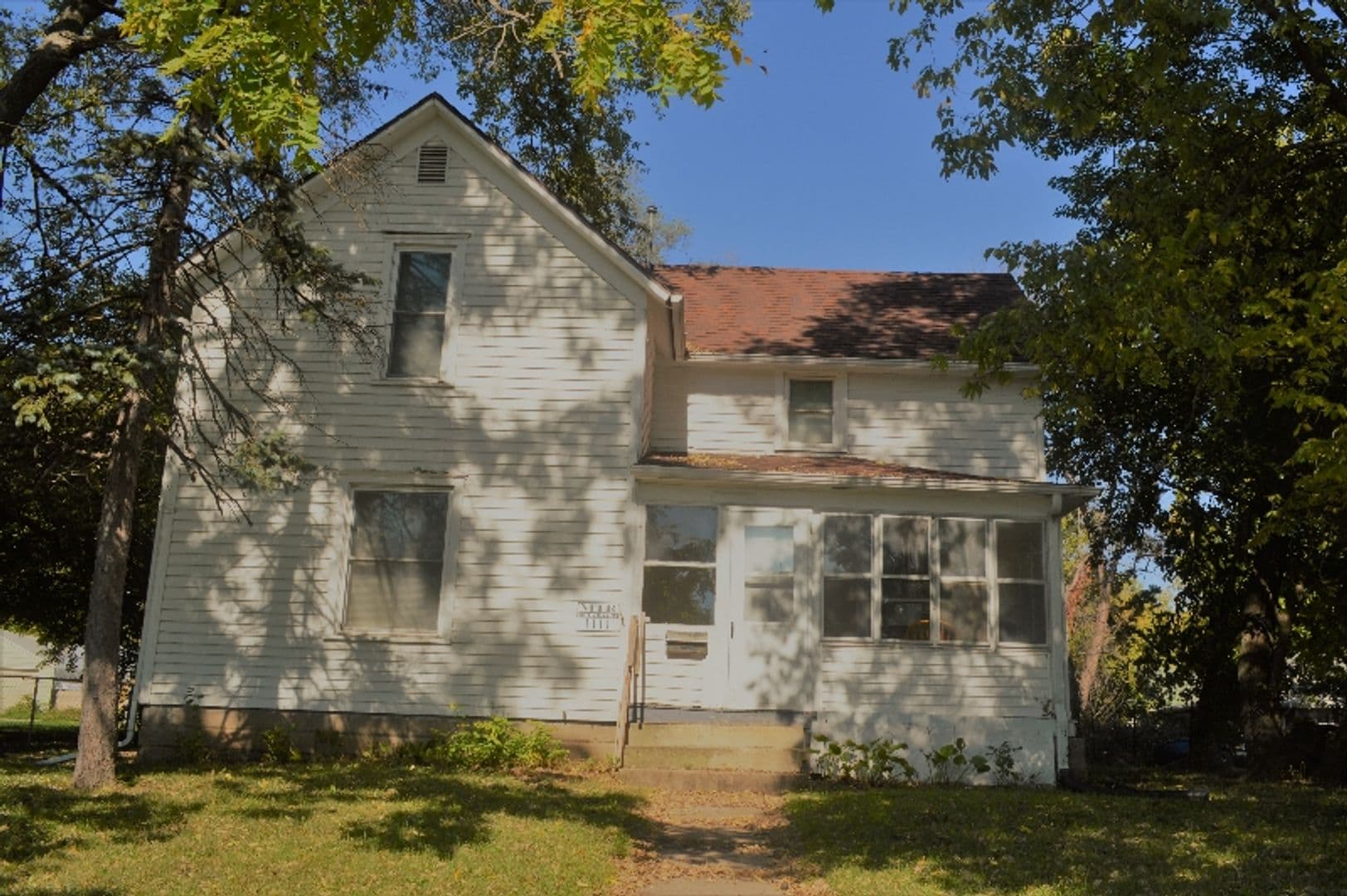 Ames House: 1111 Lincoln Way