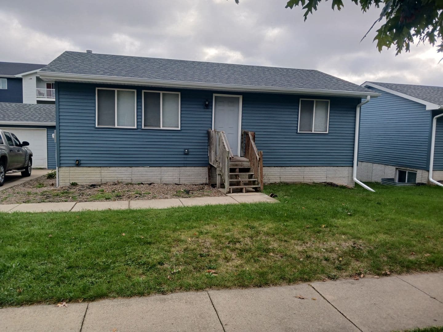 Ames House: 218 Dotson Dr