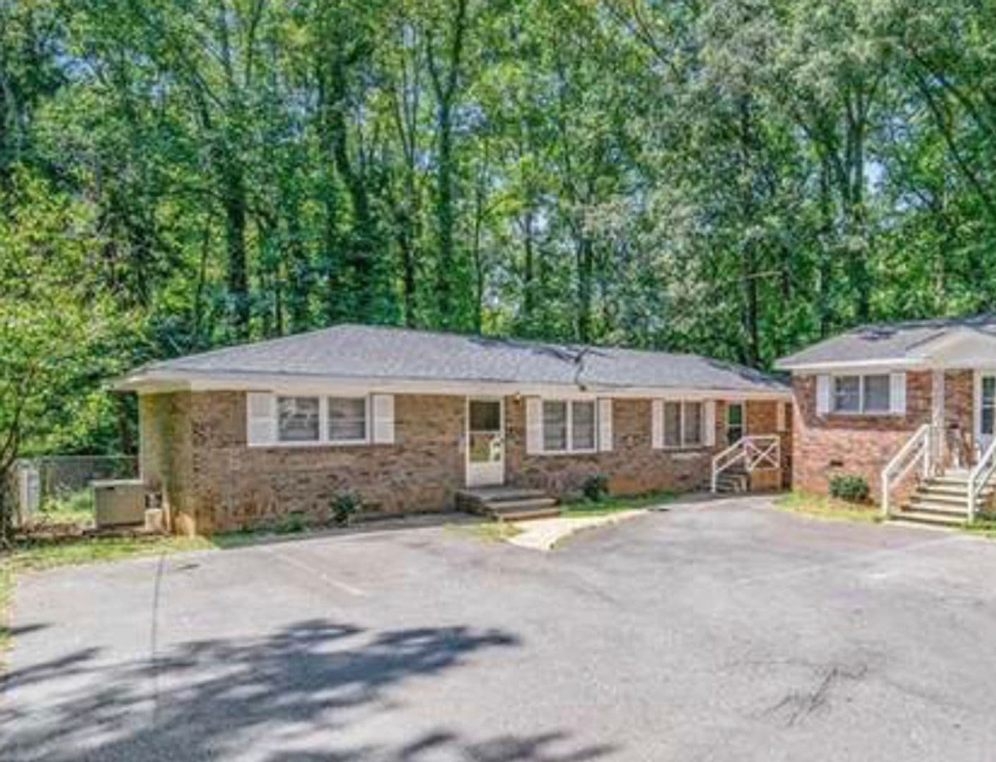 York House: 340 D. East Jefferson Street