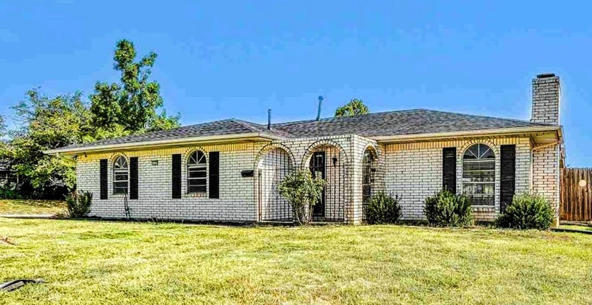Lawton House: 5725 NW Cedarwood