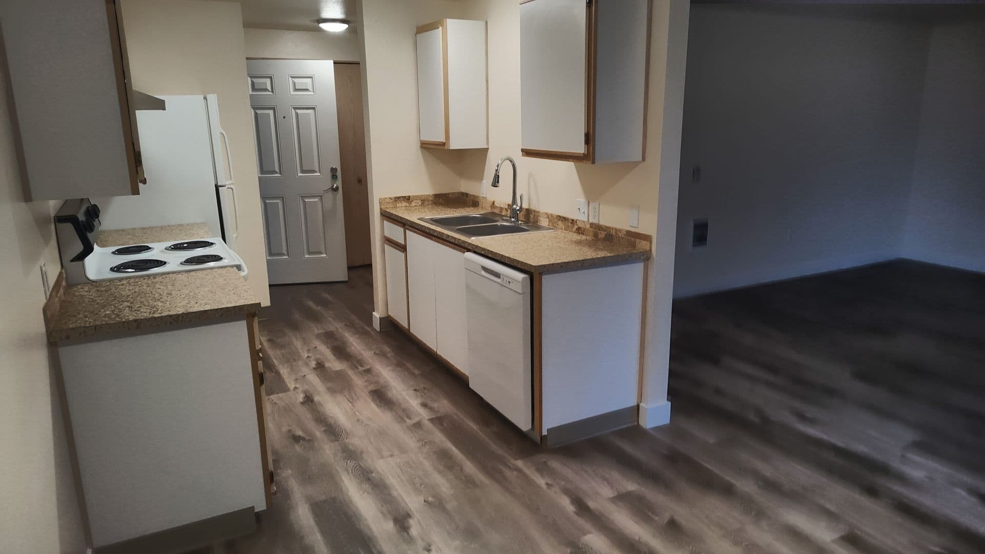 SALEM Apartment: 295 COLT LANE