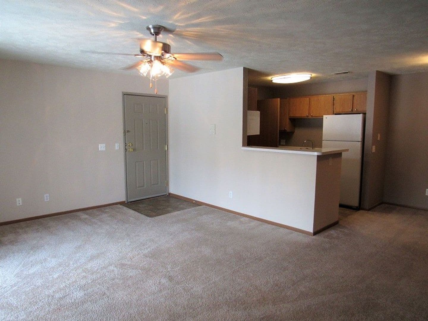 Omaha Apartment: 15551 Adams Street #101